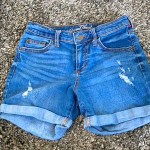 Jean shorts with embroidery on back